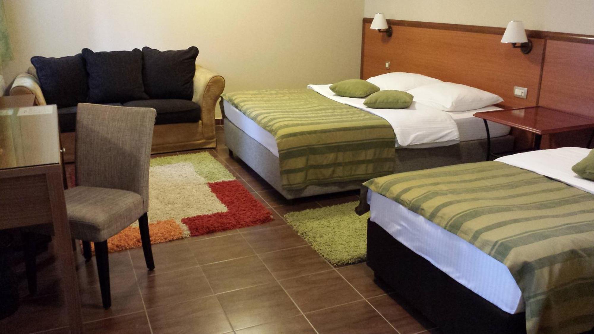 Hotel 1000 Ruza Belgrad Rum bild